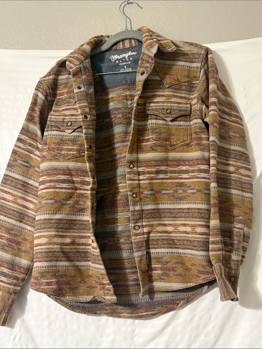 Wrangler Men's Patterned Button-Up Shirt Jacket in Brown and Tan